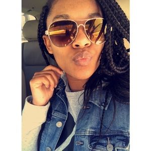 Meet your Posher, Alexandria